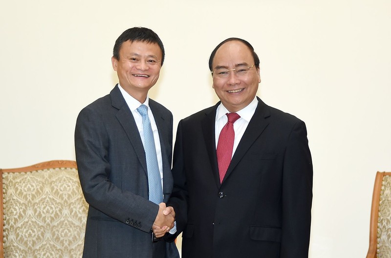 政府總理阮春福（右）接見中國阿里巴巴集團總裁馬雲。（圖源：光孝）