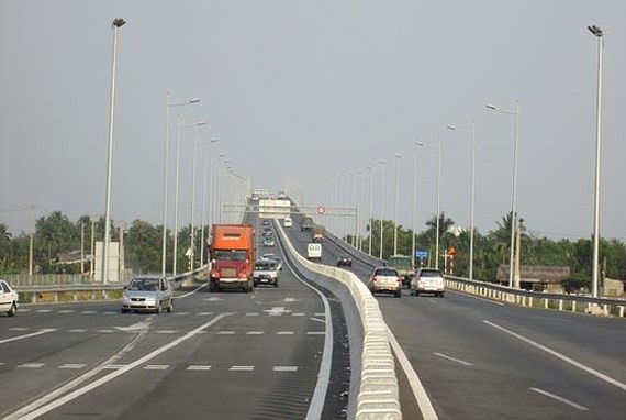 圖為胡志明市-隆城-油曳高速公路一瞥。