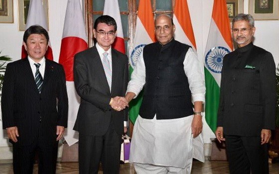 日印外長及國防部長在新德里舉行2+2磋商前合照。（圖源：河野太郎twitter）