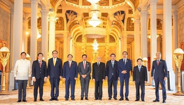 政府總理范明政在東盟商務與投資峰會發表講話 ảnh 1