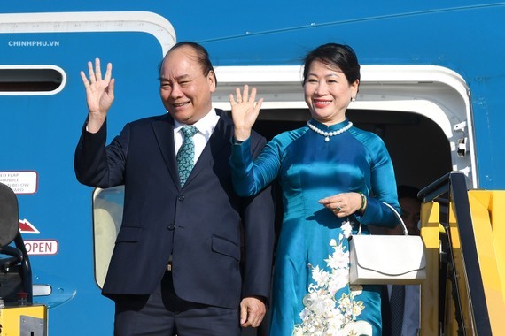 今(16)日，國家主席阮春福偕夫人率領越南高級代表團對泰國進行正式訪問。（圖：越通社）