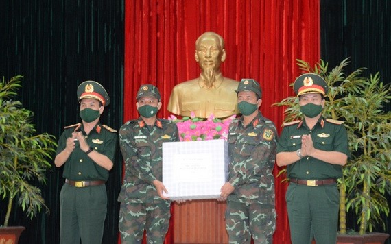 越南炮兵部隊舉行2021年國際軍事比賽出征儀式