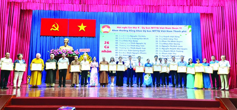 第五郡發揮民族大團結精神 ảnh 1