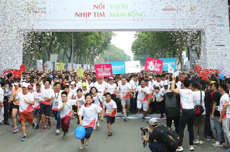 在新冠疫情前舉辦的 “為了心臟而跑”活動吸 引眾多熱心人士參加。