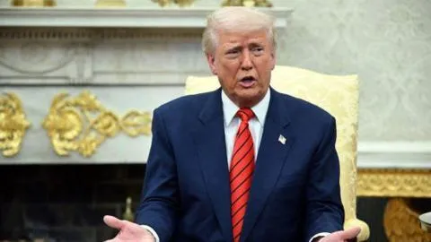 Donald Trump đã nói rằng ông hy vọng Nga sẽ "làm điều đúng đắn" Donald Trump đã nói rằng ông hy vọng Nga sẽ "làm điều đúng đắn"