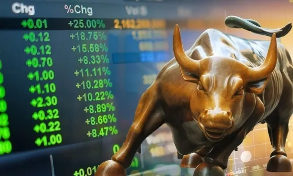 VN Index đạt đỉnh cao nhất trong lịch sử giao dịch khi xác lập mốc kỷ lục 1.423 điểm trong phiên 27-10-2021.