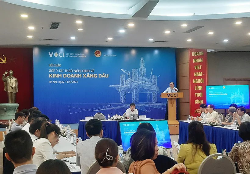 Nhiều ý kiến cho rằng, dự thảo Nghị định mới về hoạt động kinh doanh xăng dầu cần ‘sát’ với thị trường xangdau.jpg