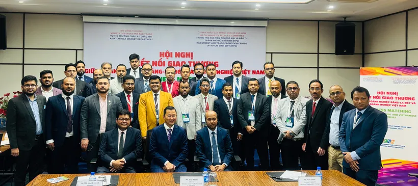 Các đại biểu Bangladesh - Việt Nam tại hội nghị kết nối giao thương. Ảnh: Đình Dư 02.jpg