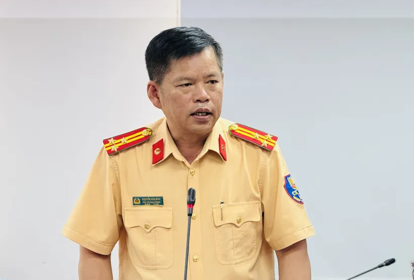 Thượng tá Nguyễn Văn Bình, Phó Trưởng phòng CSGT Công an TPHCM thông tin tại cuộc họp. Ảnh: Đình Dư e0f5b39038ad88f3d1bc.jpg