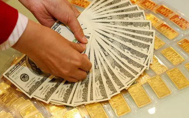 Vàng SJC chạm mốc 80 triệu đồng, USD tự do lên hơn 25.400 đồng