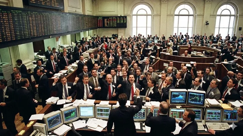 Dow Jones lập đỉnh lịch sử, cổ phiếu năng lượng tăng vọt