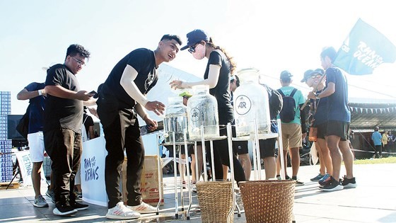 Plastic waste elimination efforts underway in Vietnam ảnh 2