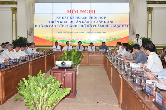 HCMC, Tay Ninh sign cooperation agreement to build HCMC-Moc Bai expressway ảnh 2