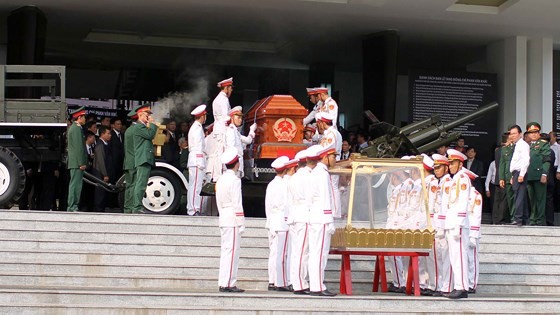 Vietnamese people bid last farewell to late PM Phan Van Khai ảnh 12