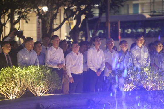 HCMC inaugurates art fountain at Nguyen Hue walking street ảnh 1
