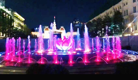 HCMC inaugurates art fountain at Nguyen Hue walking street ảnh 3