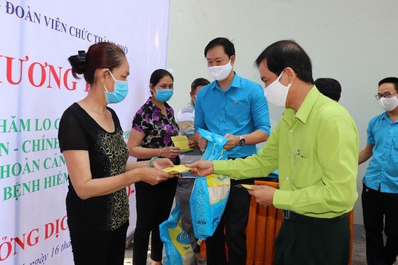 HCMC basically completes Covid-19 financial assistance ảnh 1