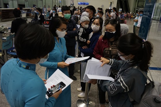 Vietnam Airlines resumes commercial flight linking Hanoi and Tokyo ảnh 1