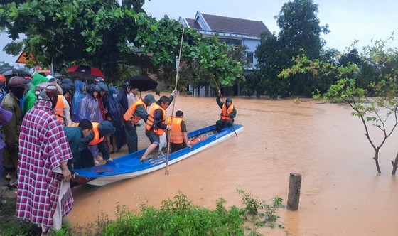 26,000 people in Central region evacuated from flood-prone areas ảnh 1