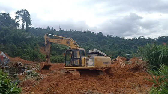 19 victims rescued from Rao Trang 4 hydropower plant ảnh 7