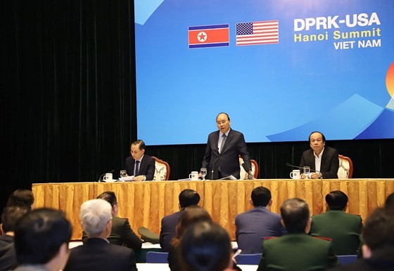 Prime Minister inspects media center serving DPRK-USA Hanoi Summit ảnh 1