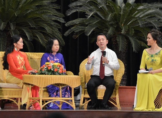 Vietnamese goods campaign: “Manoeuvres” to bring Vietnamese goods abroad ảnh 2