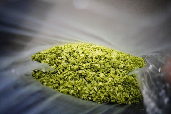Tu Le young sticky rice flakes-a specialty in Yen Bai ảnh 10