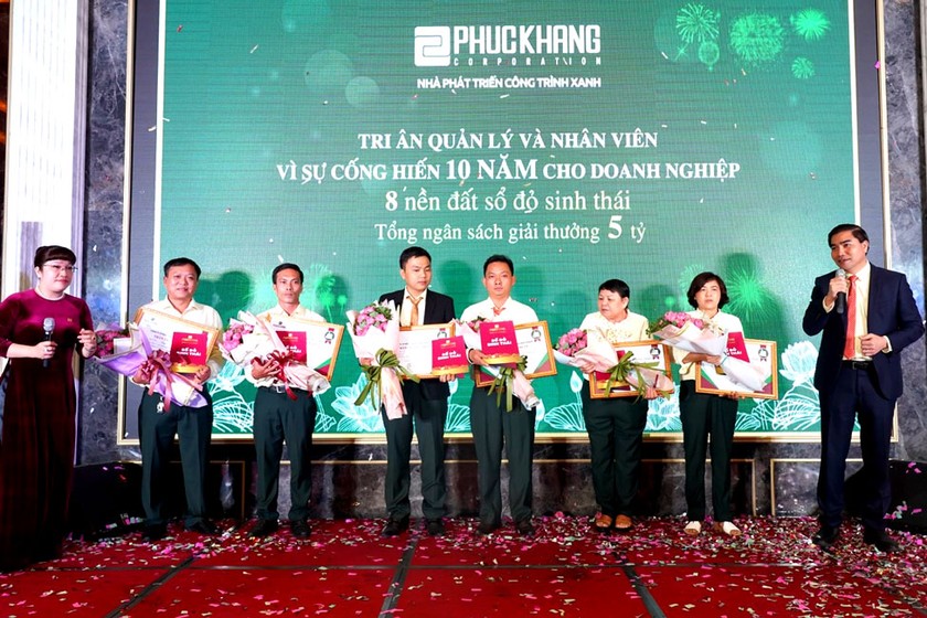 Phúc Khang tặng căn hộ và sổ đỏ cho nhân viên tổng trị giá 60 tỷ đồng ảnh 4