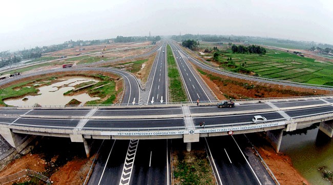 Cuộc chiến đón đầu hạ tầng khu Nam Sài Gòn ảnh 1