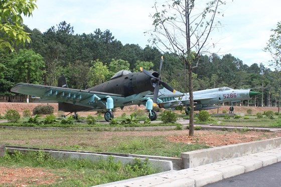 Ha Tinh province celebrates 51st anniversary of Dong Loc T-junction ảnh 21