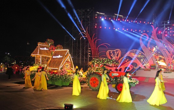 8th Da Lat Flower Festival opens ảnh 9