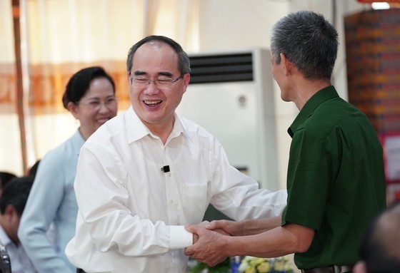 HCMC’s Party, government, and people show gratitude to war invalids ảnh 4