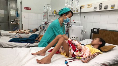 Many children are undergoing hemodialysis in the Children Hospital No.2