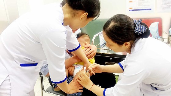 Medical experts warn risk of waiting for self-paid vaccine