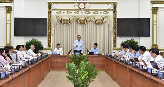Politburo member and Secretary of the Ho Chi Minh City Party Committee, Nguyen Thien Nhan at the meeting (Photo: SGGP)