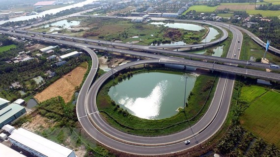A section running through Tan An city ( Long An province) of Ho Chi Minh City-Trung Luong Expressway, part of the North-South Expressway (Photo: VNA)