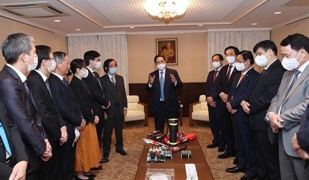 Prime Minister meets Vietnamese intellectuals in Japan ảnh 1