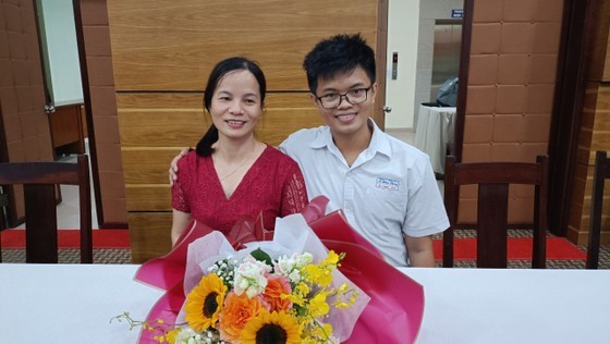 HCMC awards VND150 million to International Olympic Gold Medal winner ảnh 1 HCMC awards VND150 million to International Olympic Gold Medal winner ảnh 1