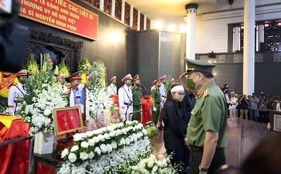 Funeral for three firefighters who die on duty in Hanoi ảnh 6