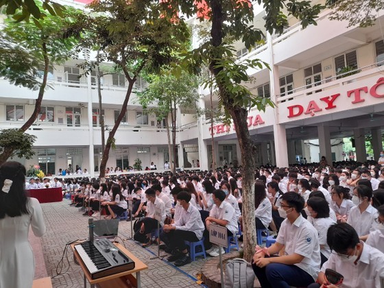 Roughly 23 million students start new academic year nationwide ảnh 9 Roughly 23 million students start new academic year nationwide ảnh 9