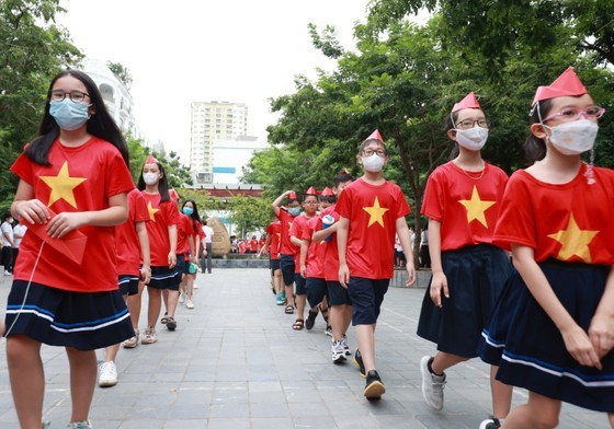 Roughly 23 million students start new academic year nationwide ảnh 5 Roughly 23 million students start new academic year nationwide ảnh 5