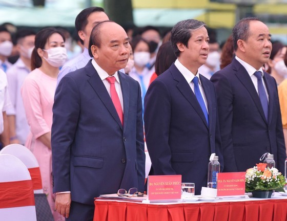 Roughly 23 million students start new academic year nationwide ảnh 3 Roughly 23 million students start new academic year nationwide ảnh 3