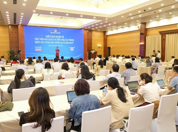 Ministry holds economic forum to connect consumption of mountainous products ảnh 1