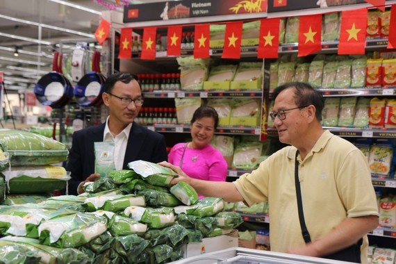Loc Troi exports over 400,000 tons of rice to European supermarkets ảnh 2