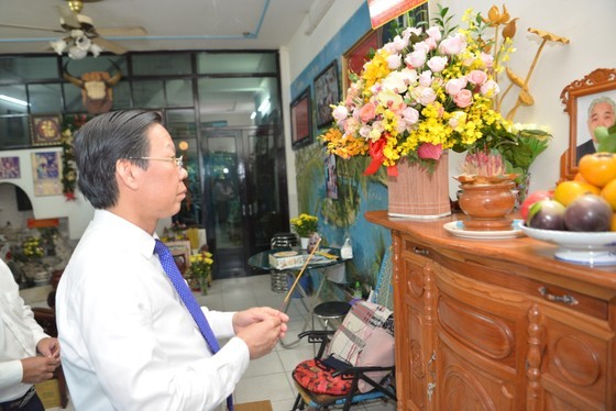 HCMC leaders extend congratulations to teachers on Vietnamese Teachers' Day ảnh 1 HCMC leaders extend congratulations to teachers on Vietnamese Teachers' Day ảnh 1