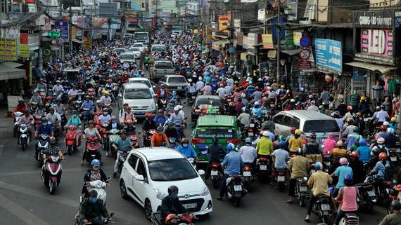 The air pollution in Ho Chi Minh City deteriorates and harms people's health and the environment 