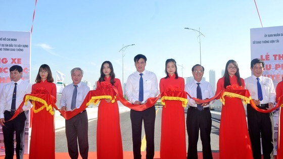 Phuoc Loc Bridge open to traffic in HCMC ảnh 1