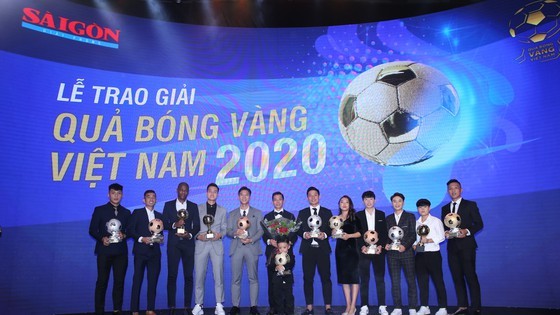 Nguyen Van Quyet (Hanoi FC) wins Men’s Golden Ball Awards 2020 ảnh 12