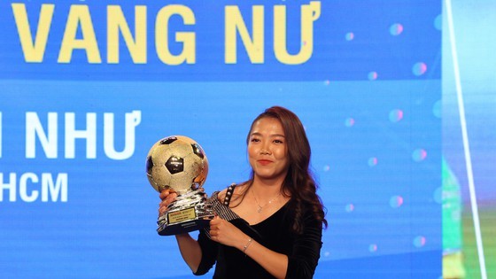 Nguyen Van Quyet (Hanoi FC) wins Men’s Golden Ball Awards 2020 ảnh 5