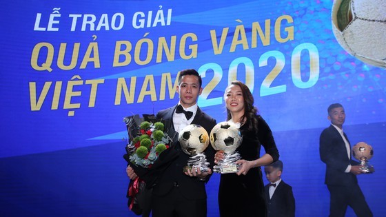 Nguyen Van Quyet (Hanoi FC) wins Men’s Golden Ball Awards 2020 ảnh 3